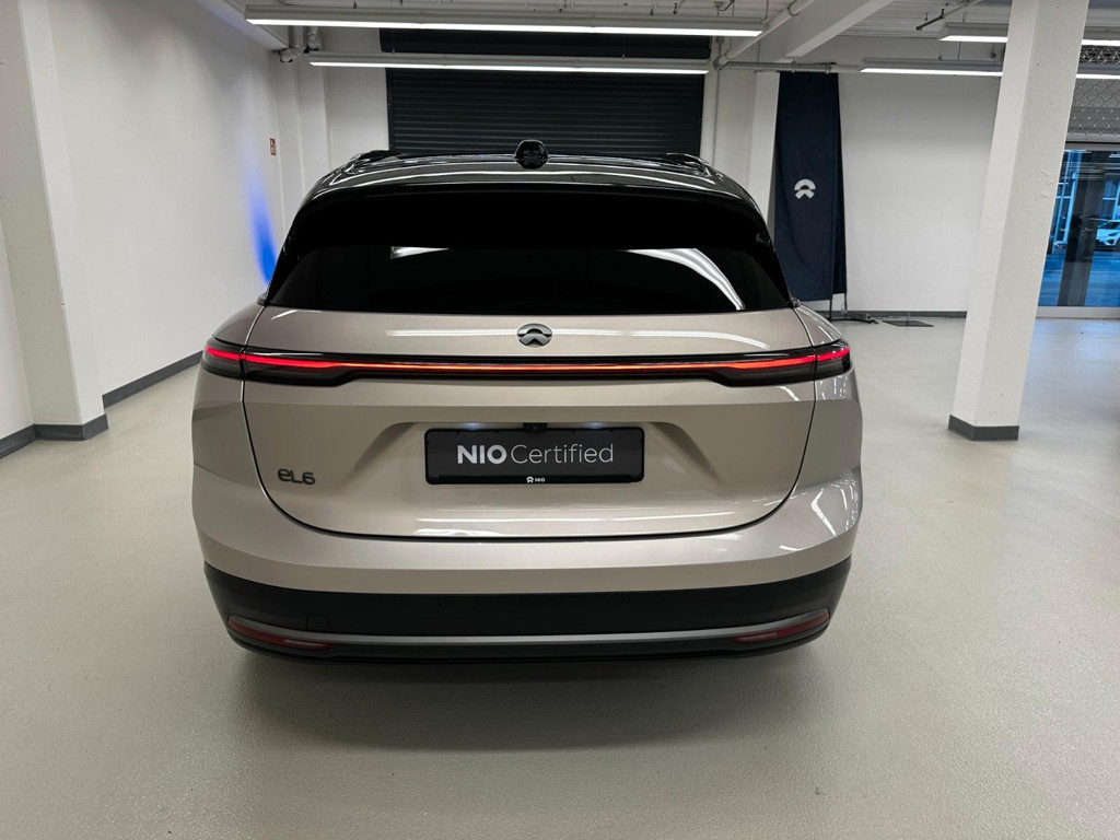 NIO EL6