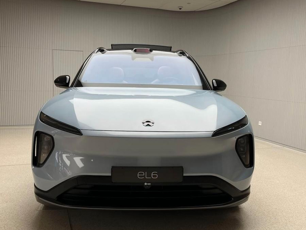NIO EL6