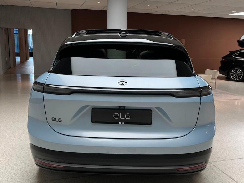 NIO EL6