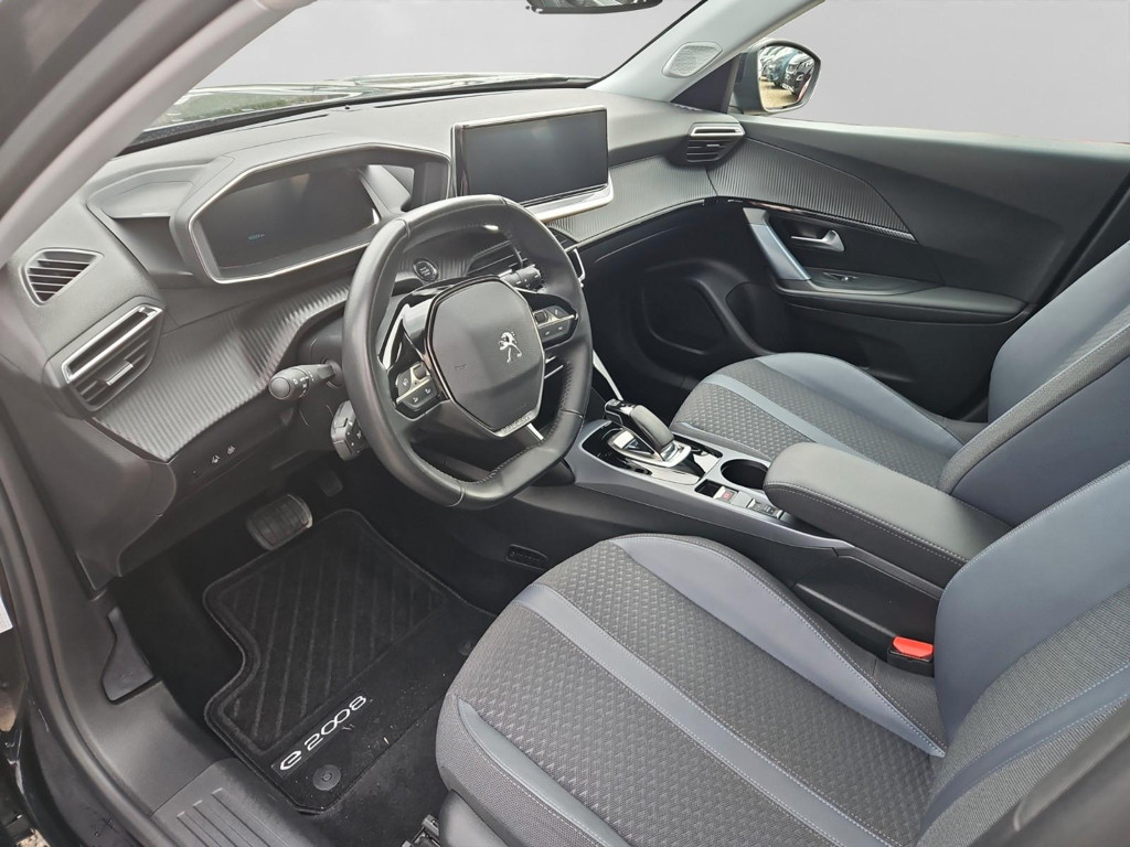 Peugeot e-2008