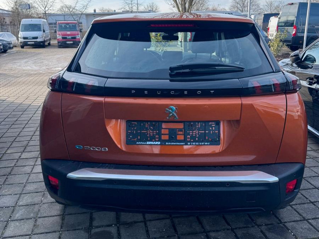 Peugeot e-2008