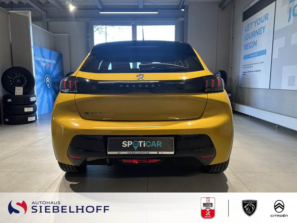 Peugeot e-208