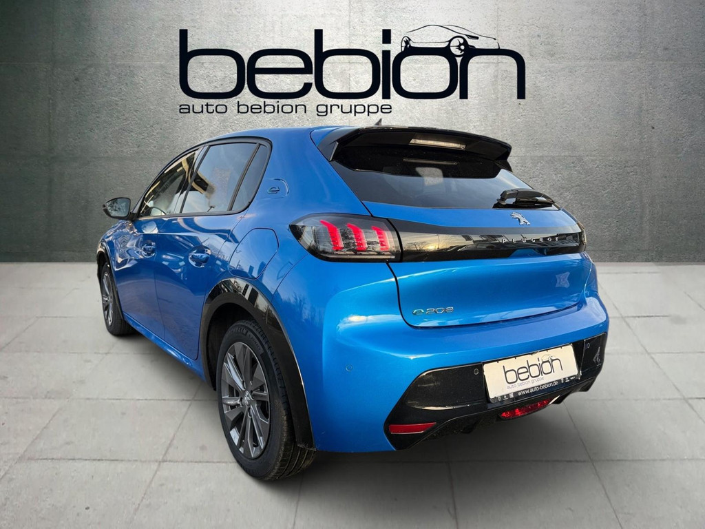 Peugeot e-208