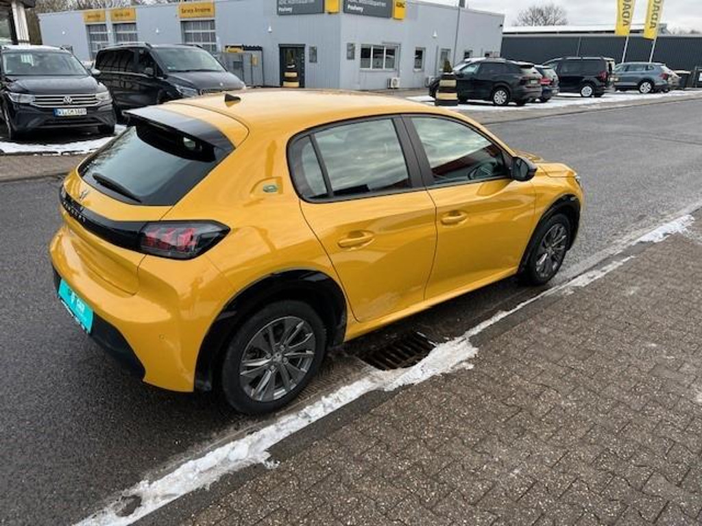 Peugeot e-208