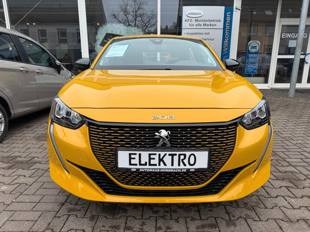 Peugeot e-208