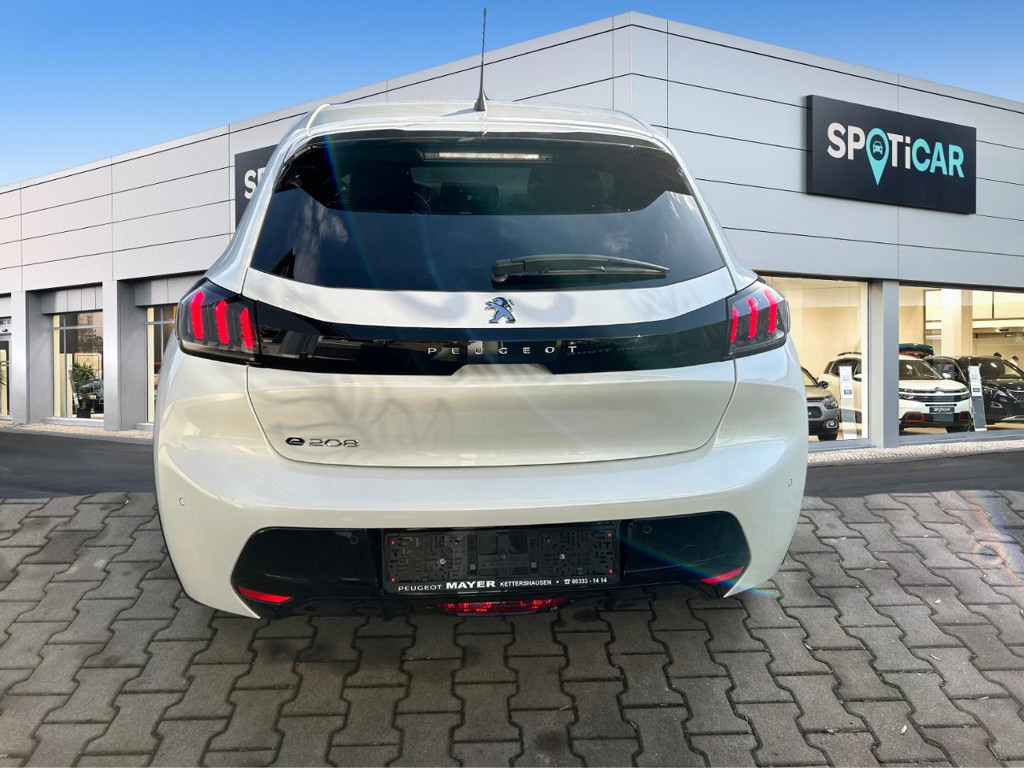 Peugeot e-208