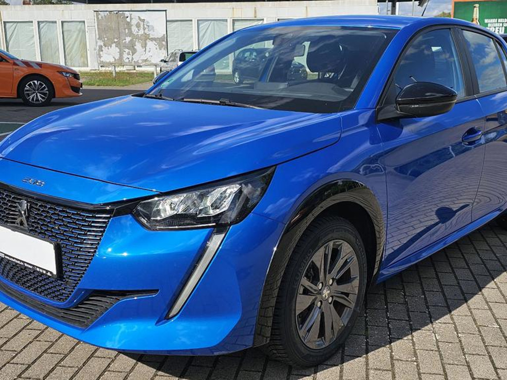 Peugeot e-208