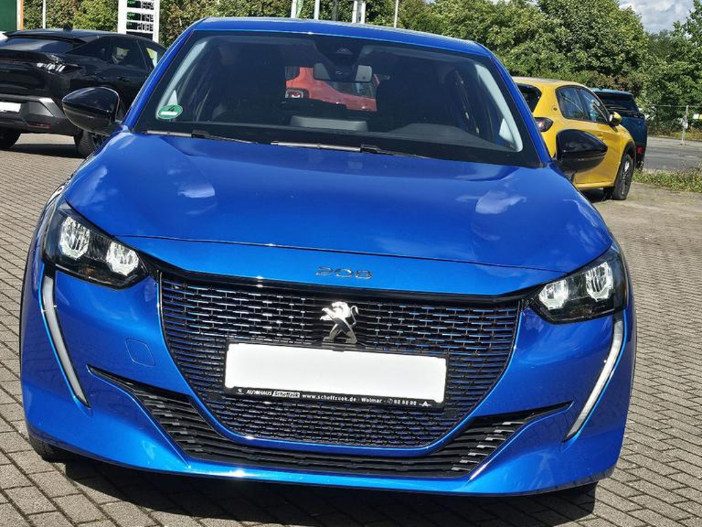 Peugeot e-208