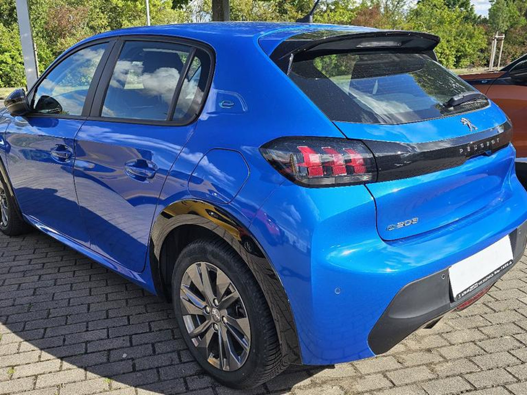 Peugeot e-208