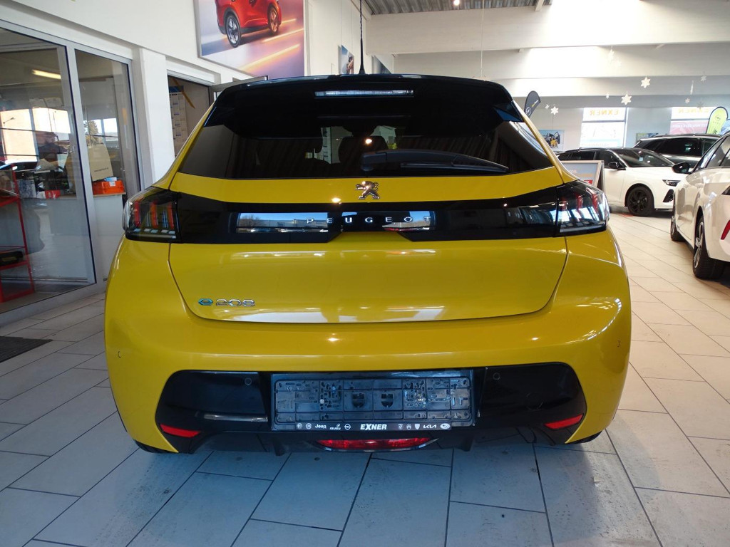 Peugeot e-208