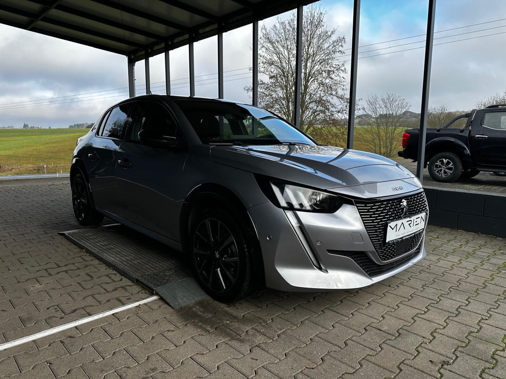 Peugeot e-208