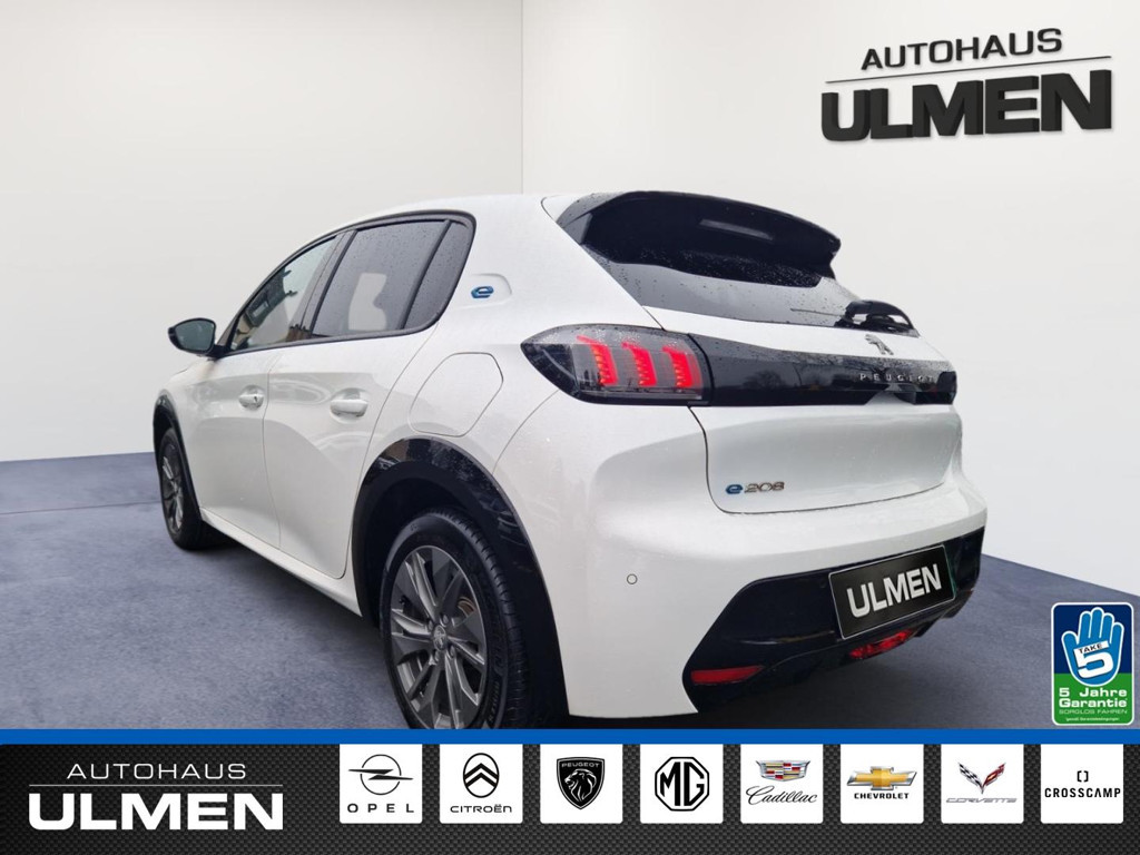 Peugeot e-208