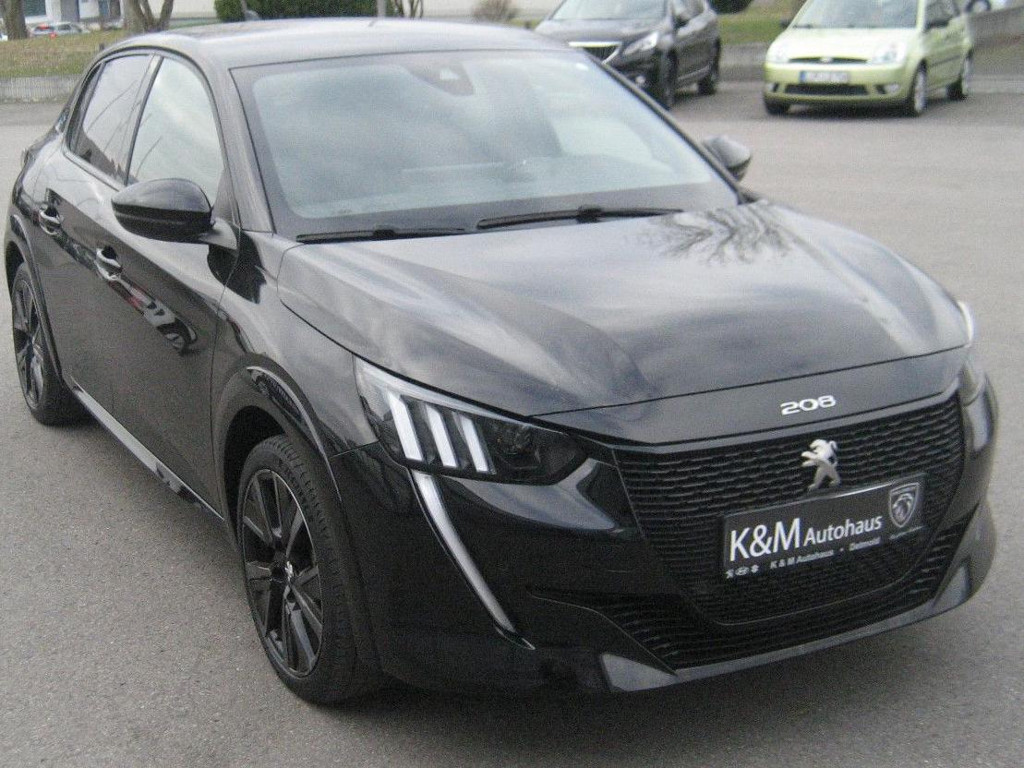 Peugeot e-208