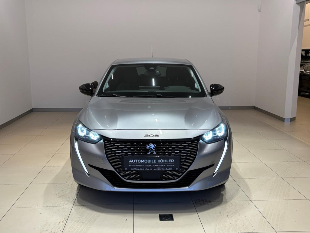 Peugeot e-208