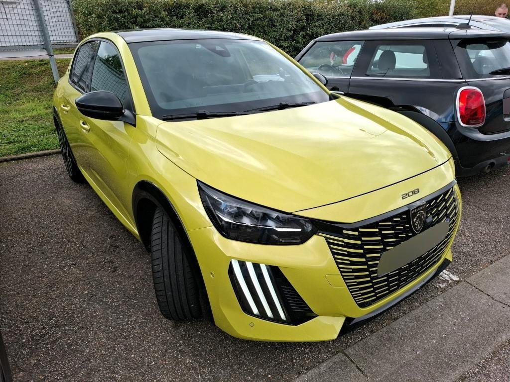 Peugeot e-208