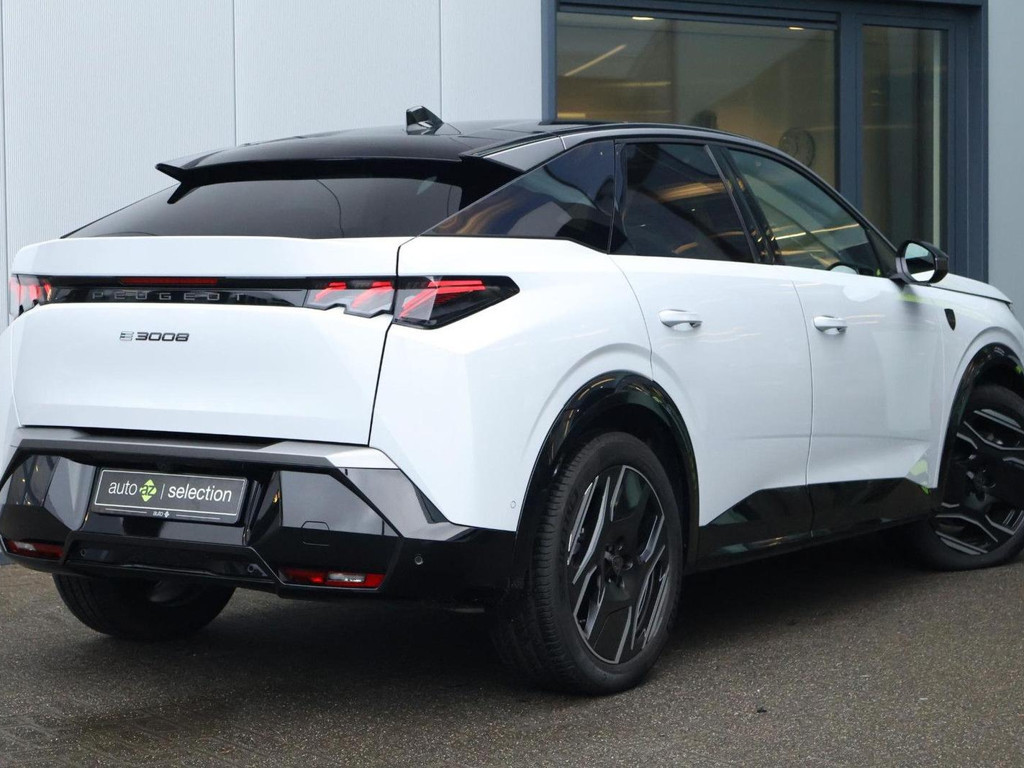 Peugeot E-3008