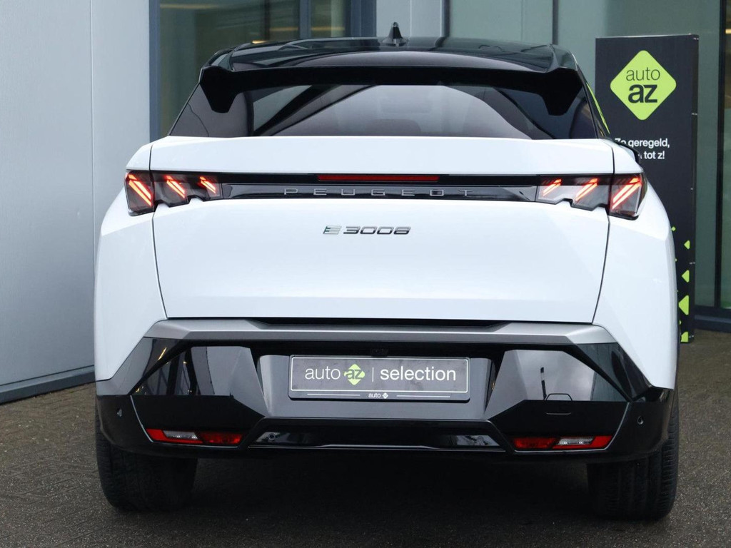 Peugeot E-3008