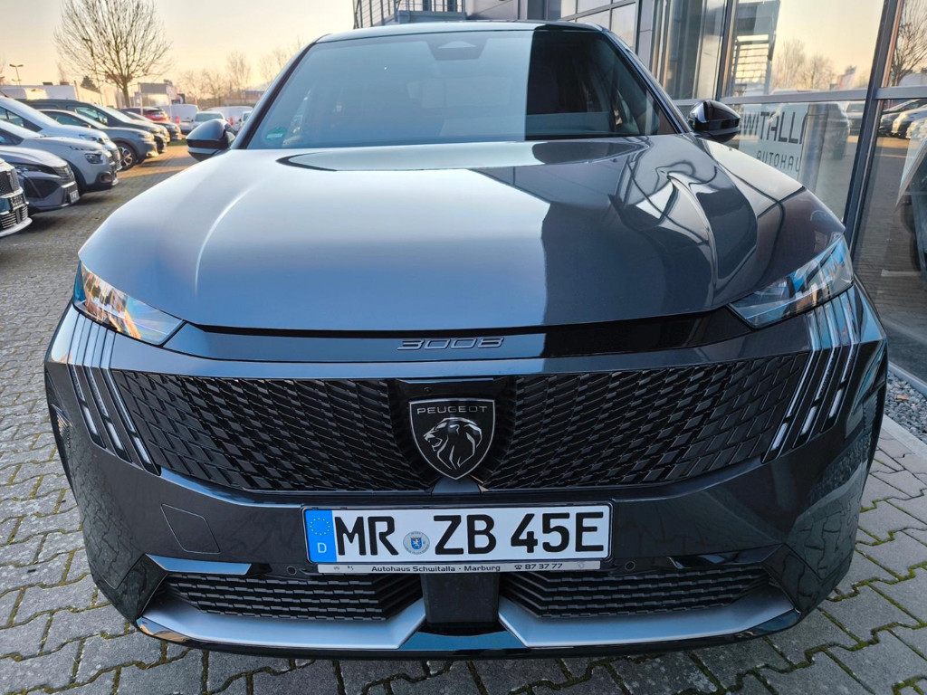 Peugeot E-3008