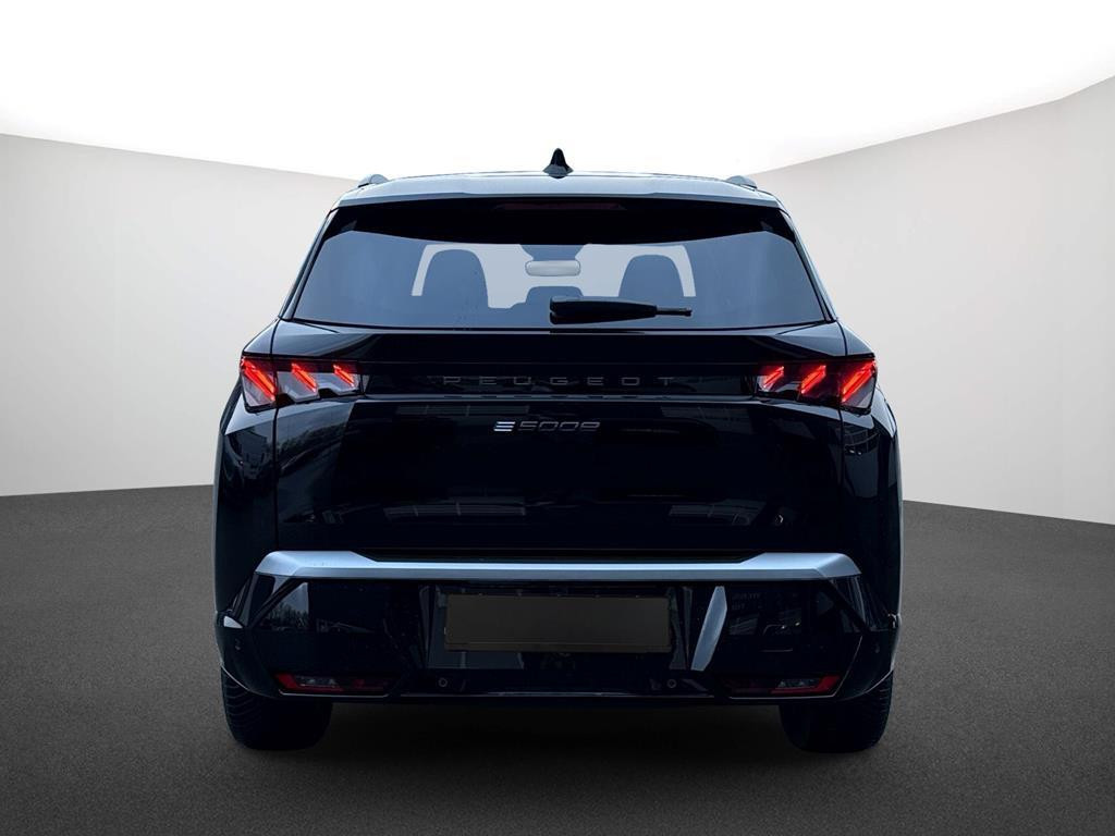 Peugeot E-5008