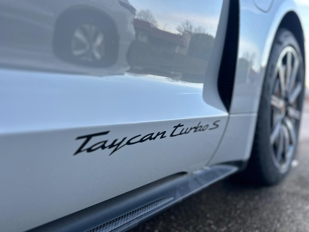 Porsche Taycan