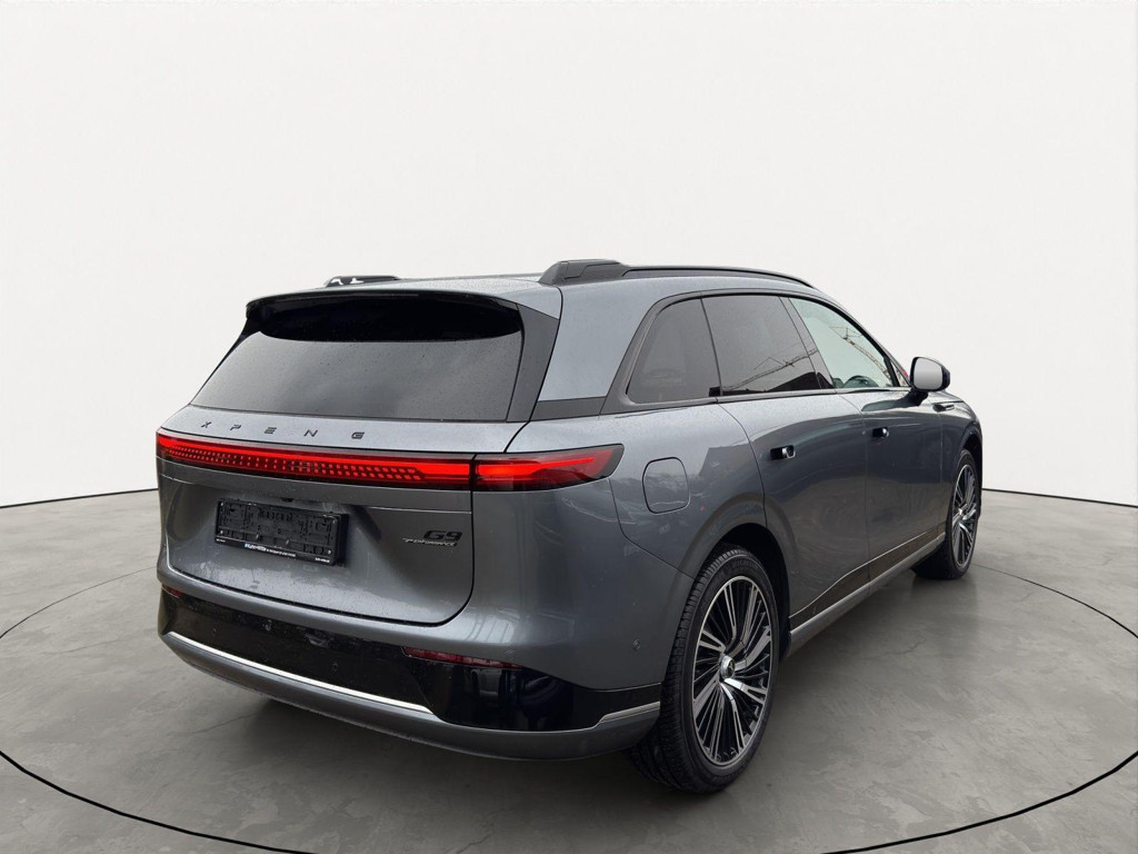 Xpeng G9