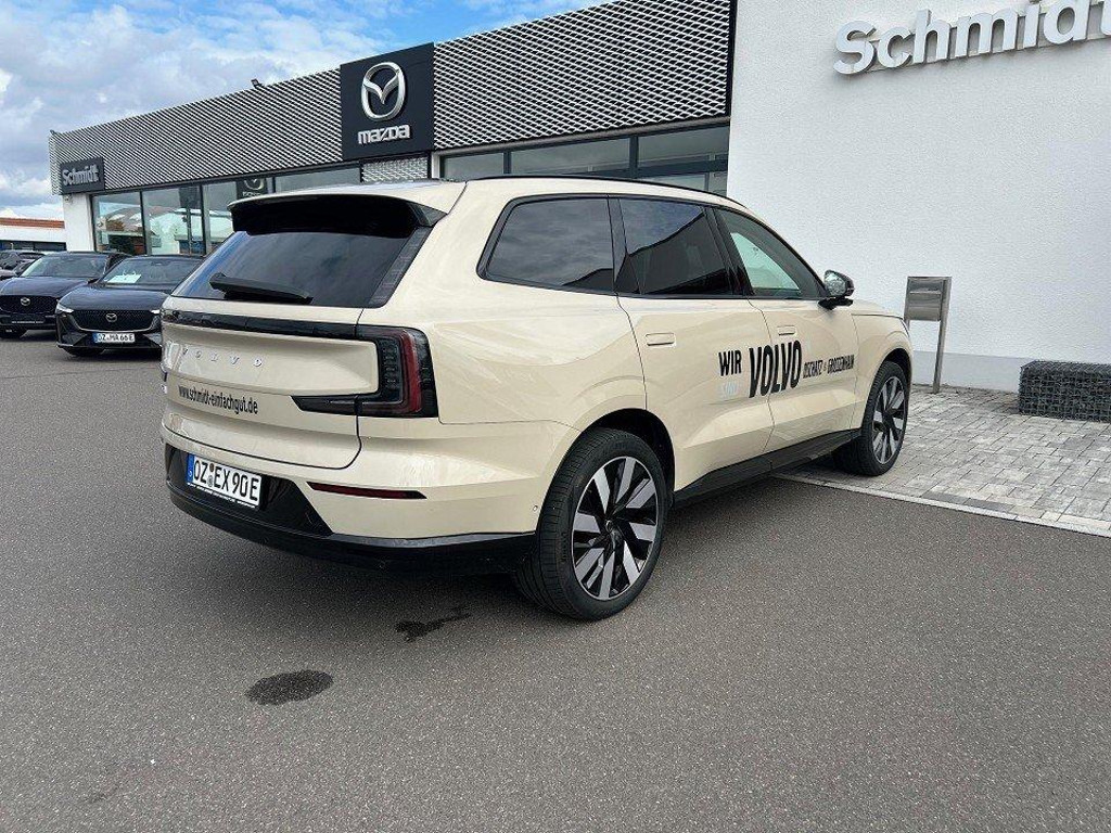 Volvo EX90