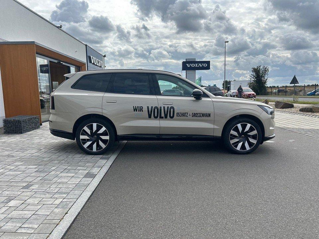 Volvo EX90
