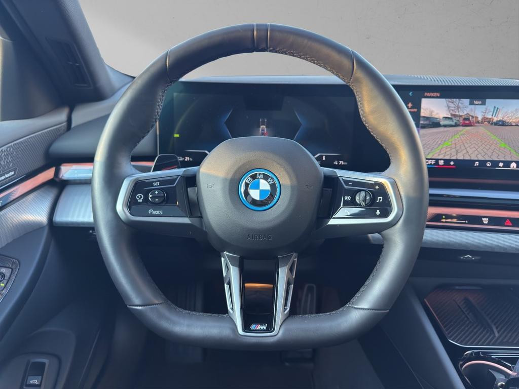 BMW i5