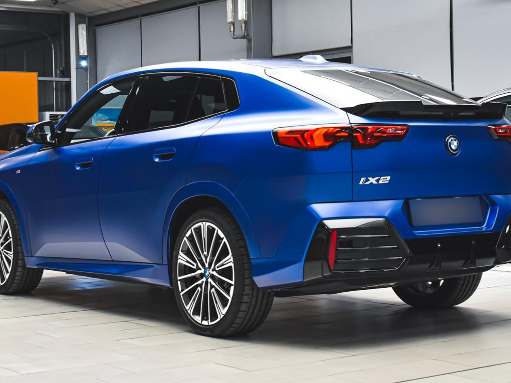 BMW iX2