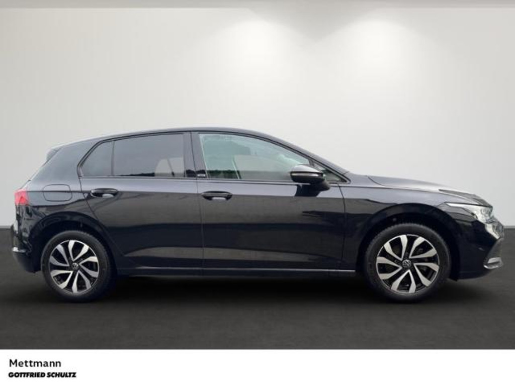 Volkswagen Golf 2023 Benzine