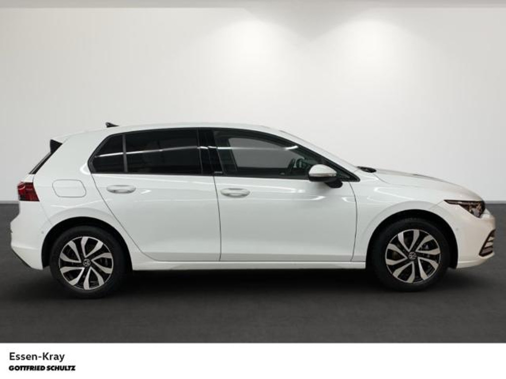 Volkswagen Golf 2023 Benzine