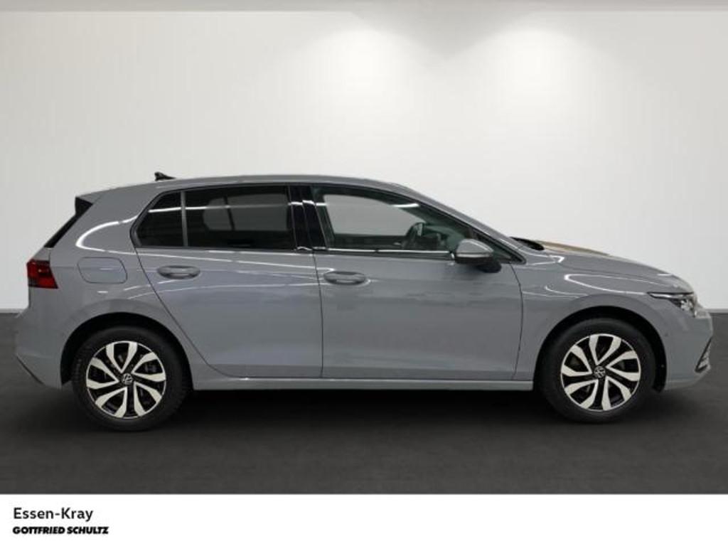 Volkswagen Golf 2023 Benzine