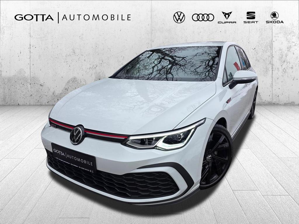 Volkswagen Golf 2023 Benzine