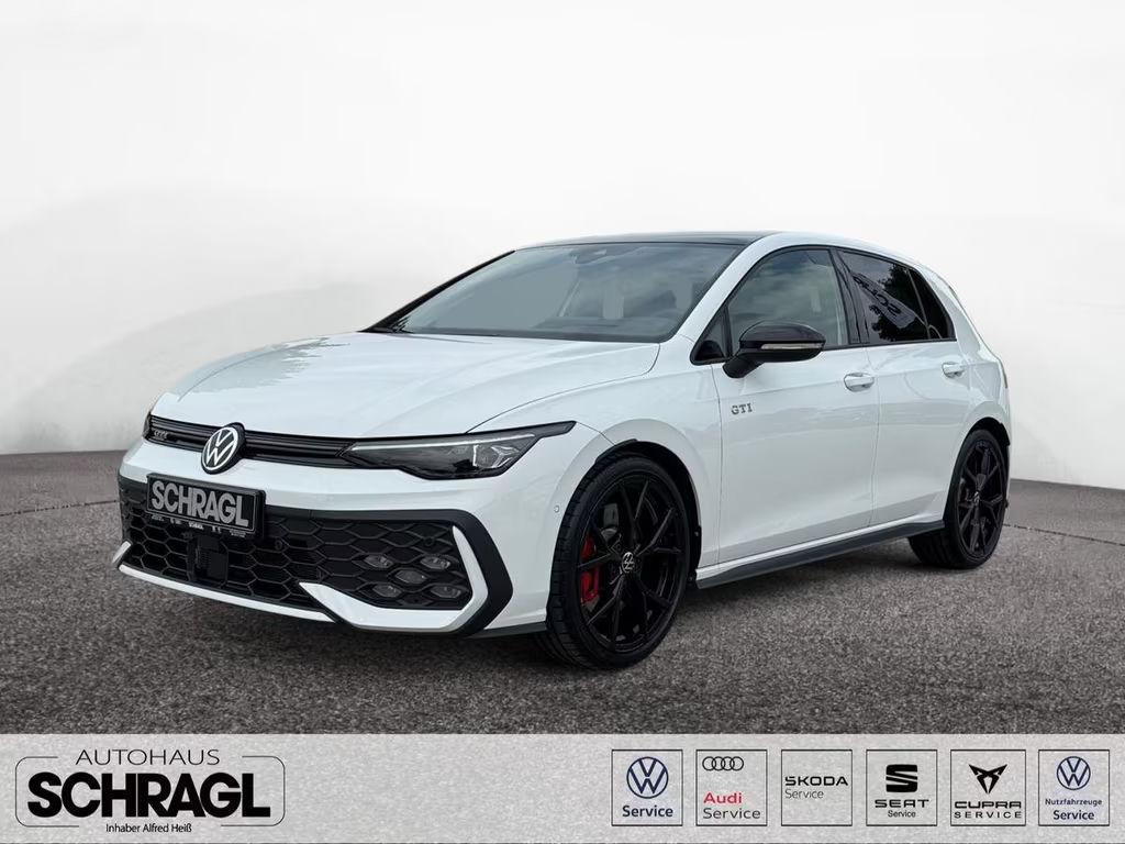 Volkswagen Golf 2024 Benzine