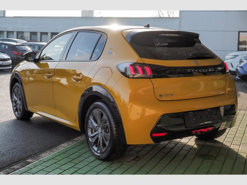Peugeot e-208