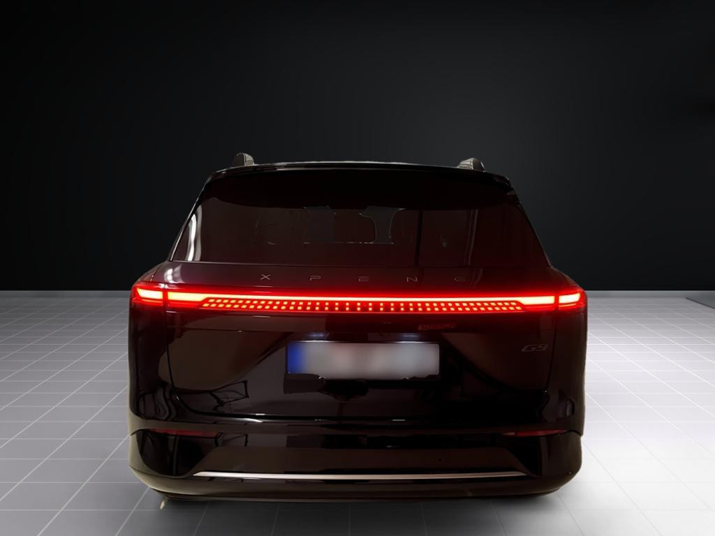 Xpeng G9