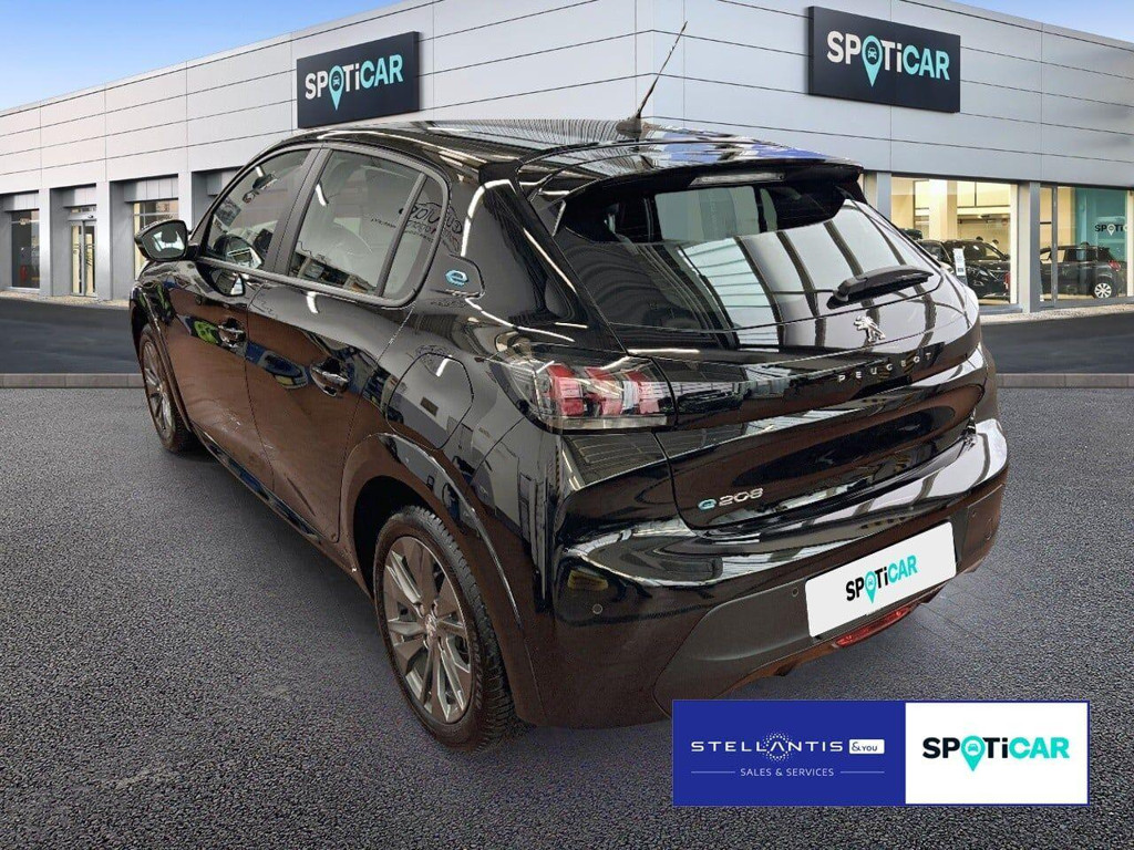 Peugeot e-208