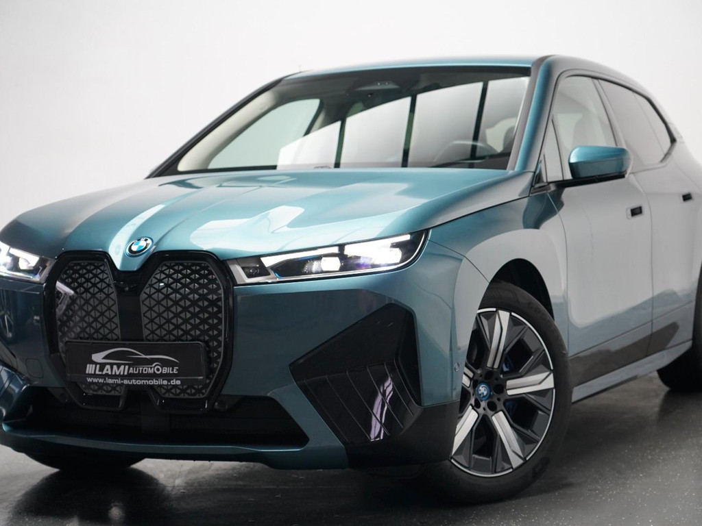 BMW iX