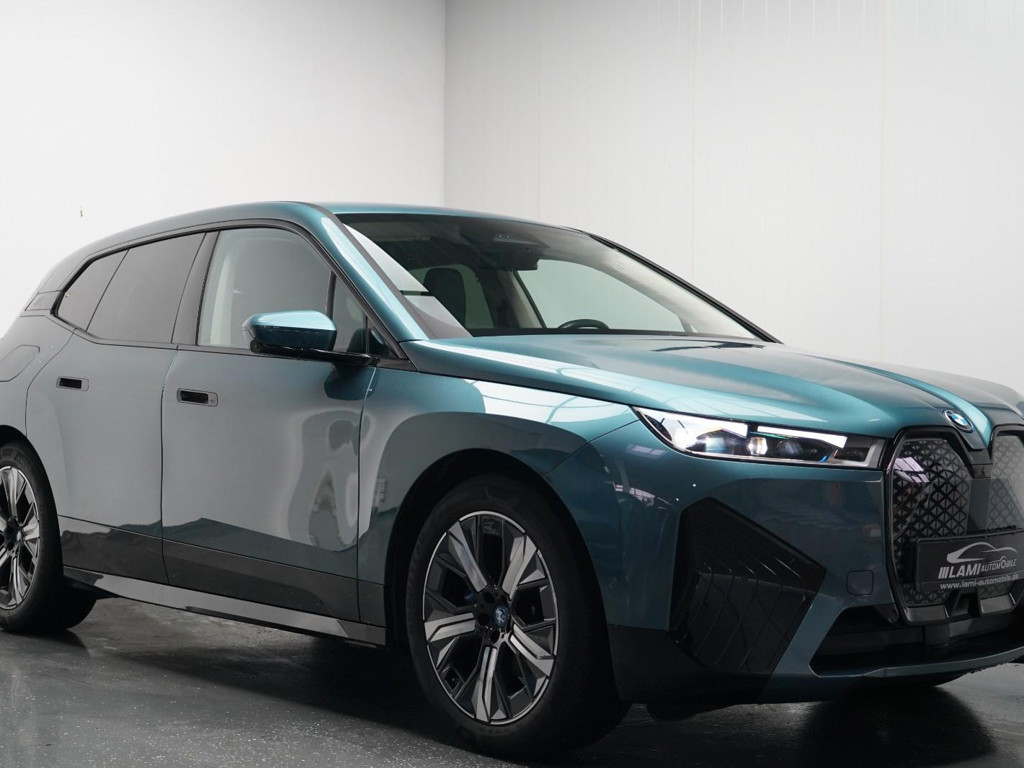 BMW iX