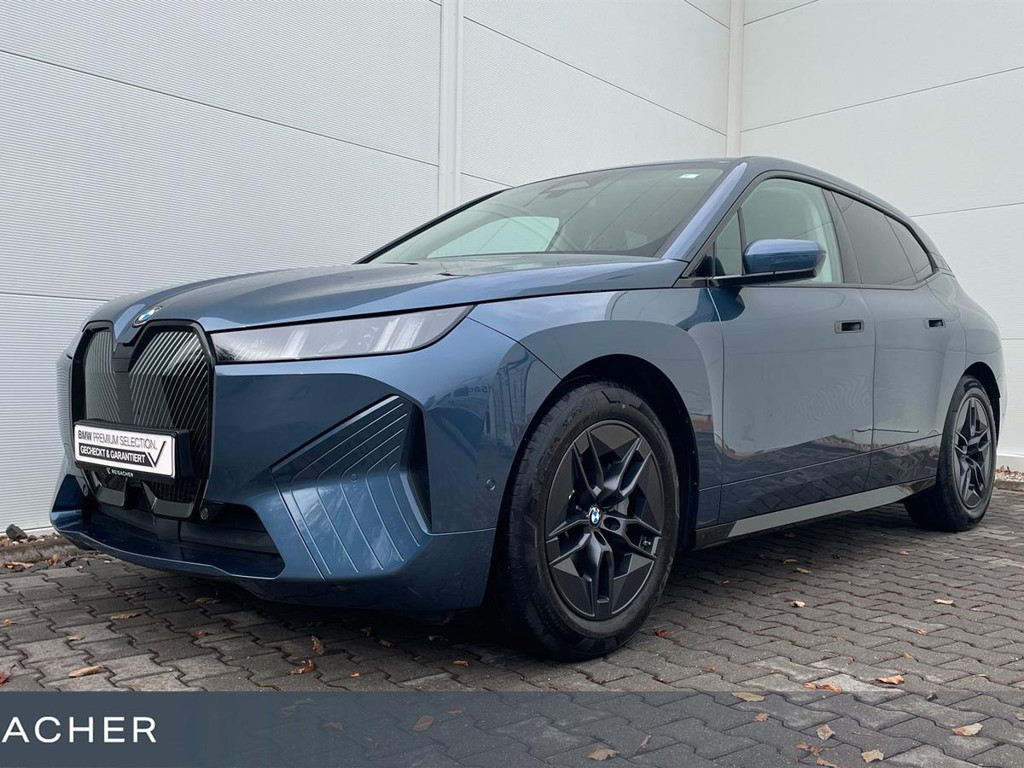 BMW iX