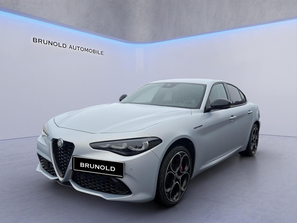 Alfa Romeo Giulia 2023 Benzine