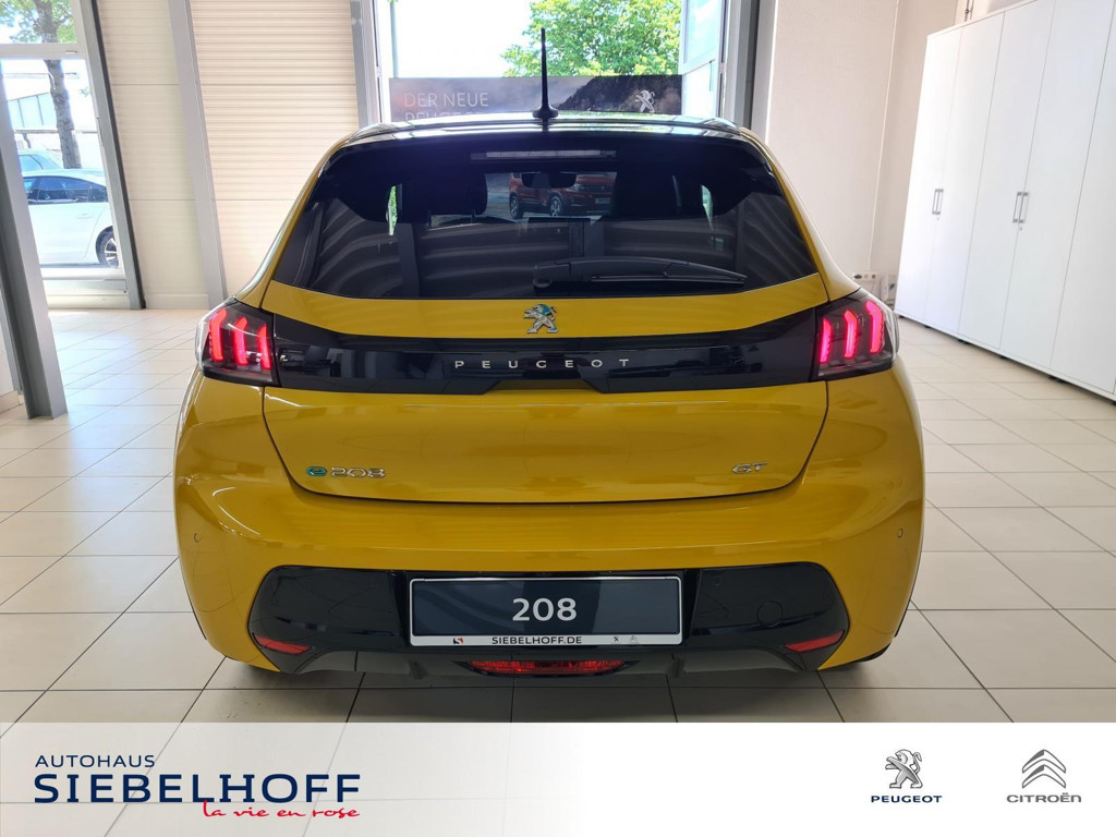 Peugeot e-208