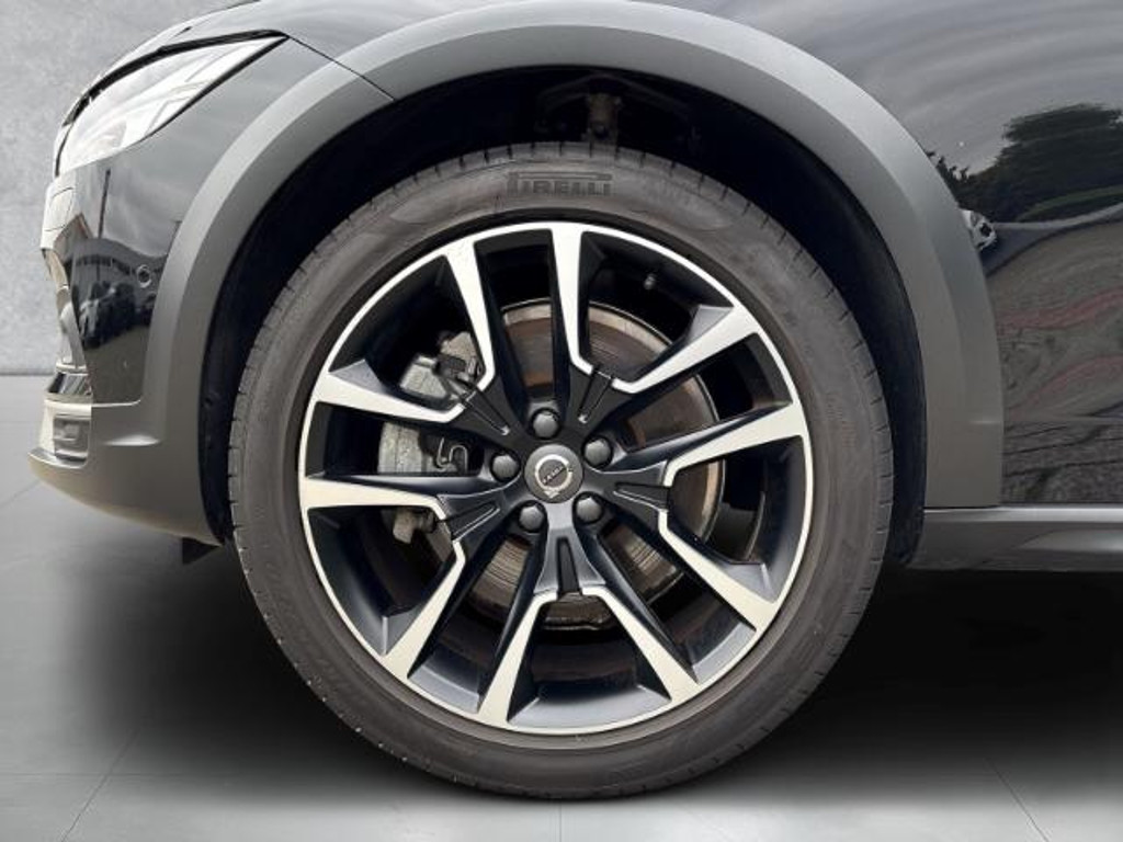 Volvo V90 Cross Country