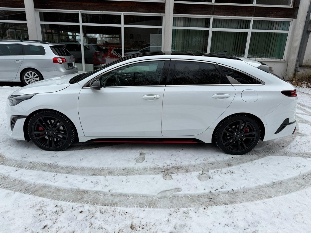 Kia ProCeed