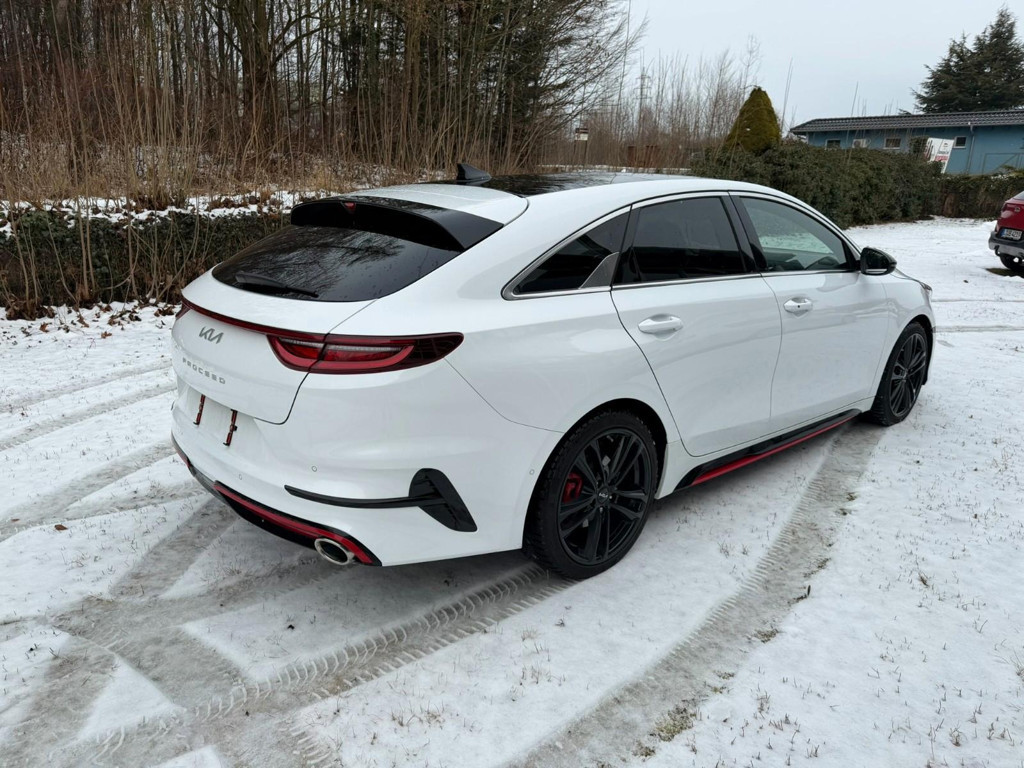 Kia ProCeed