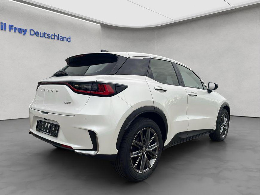 Lexus LBX