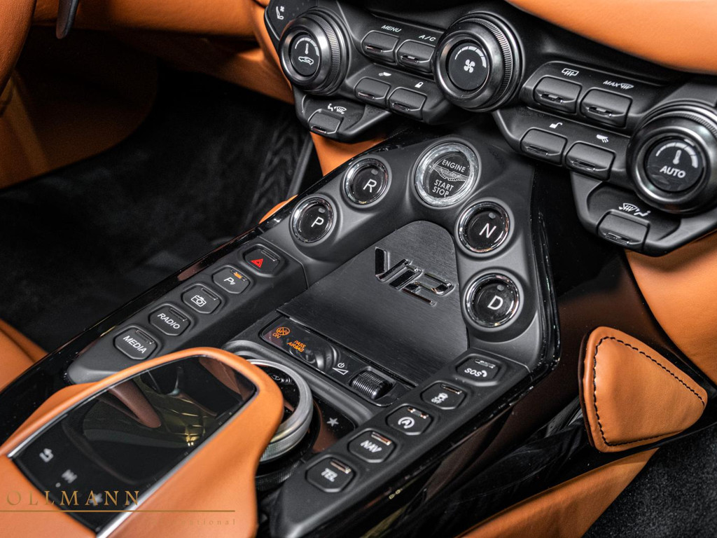 Aston Martin Vantage