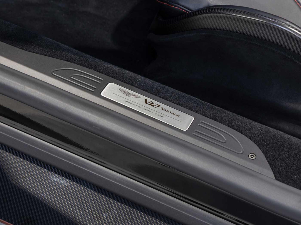 Aston Martin Vantage