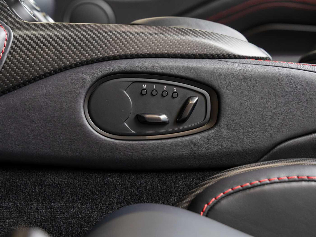 Aston Martin Vantage