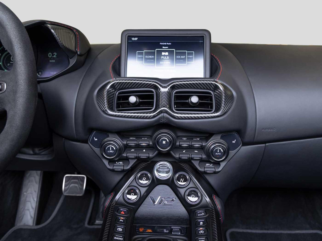 Aston Martin Vantage